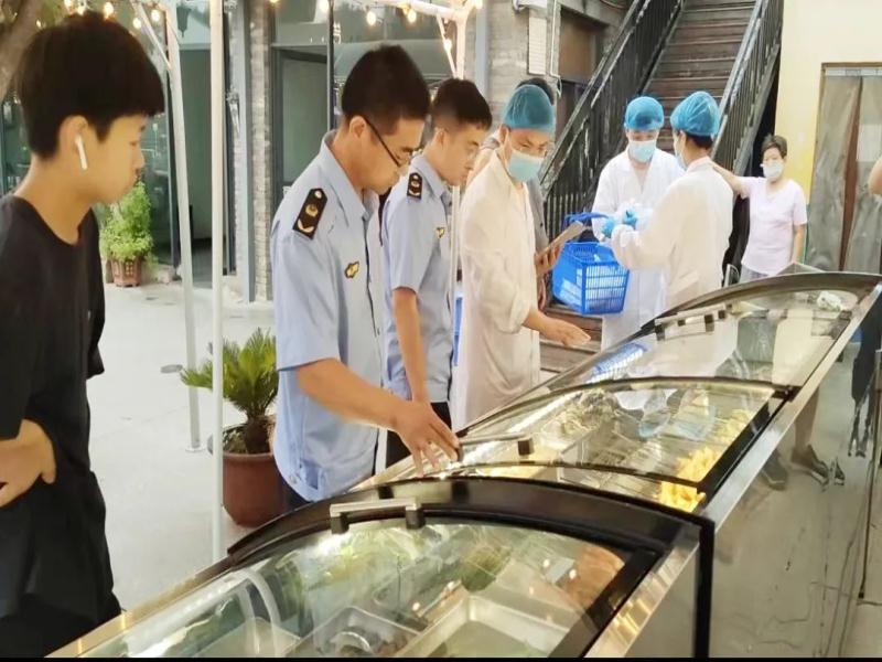 快速检测守护舌尖上的安全！成人直播
开展夜市摊...